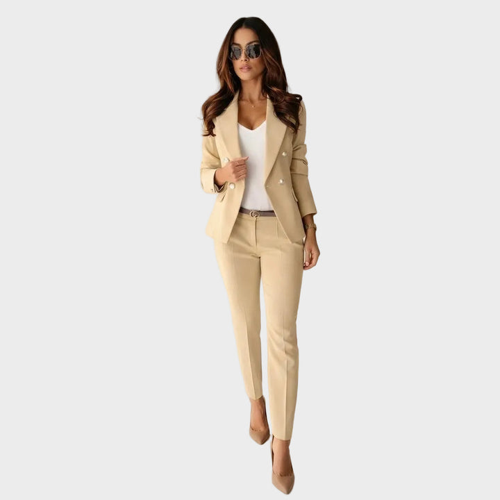 Mariana | Traje con plumas