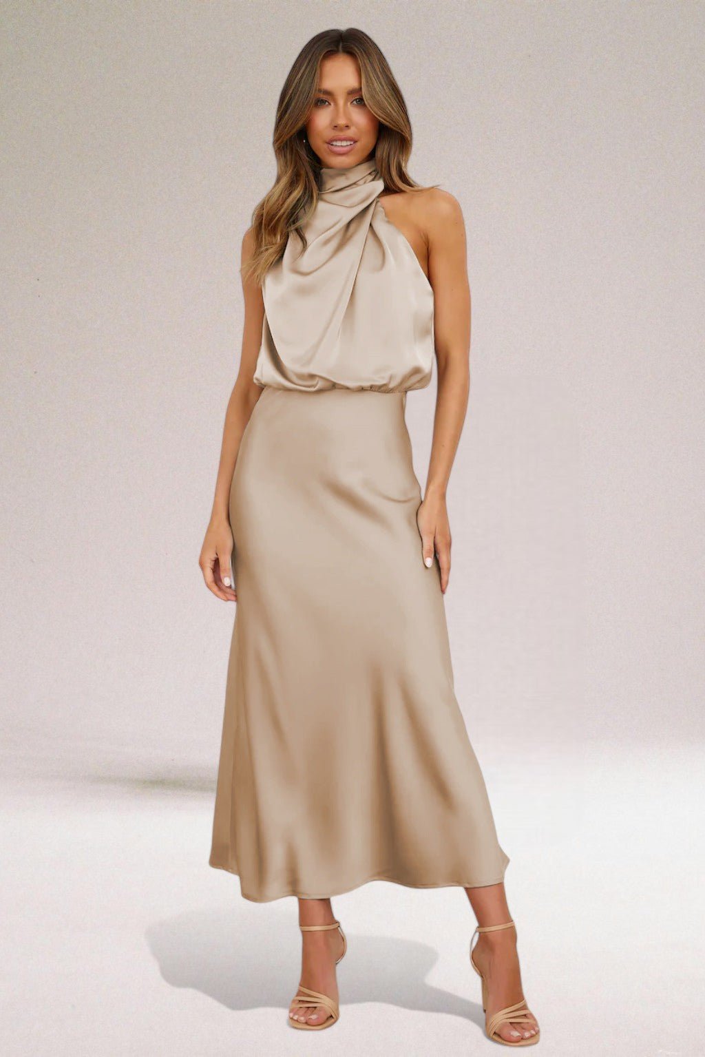 María | Vestido con cuello halter